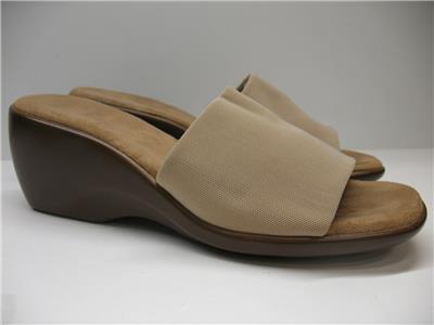 cushioned wedge sandals