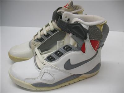 nike air pump shoes