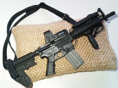 有关以下物品的详细资料: 1/6 scale sopmod m4 w