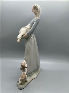 SALE‼︎【レア】アンティーク LLADRO Spain リヤドロ 女性 傘 犬 楽天市場】リヤドロ おめかししようね 少女 犬 6862 LLADRO AN