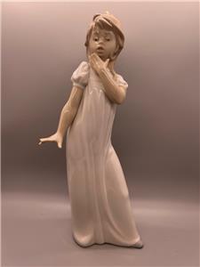 Nao by Lladro Girl Yawning Figurine Kids in Sleepwear