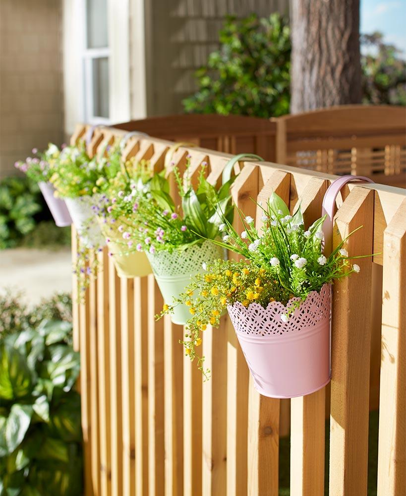 Over The Rail Window Boxes / 19 Railing Planter Ideas For Making Small ...