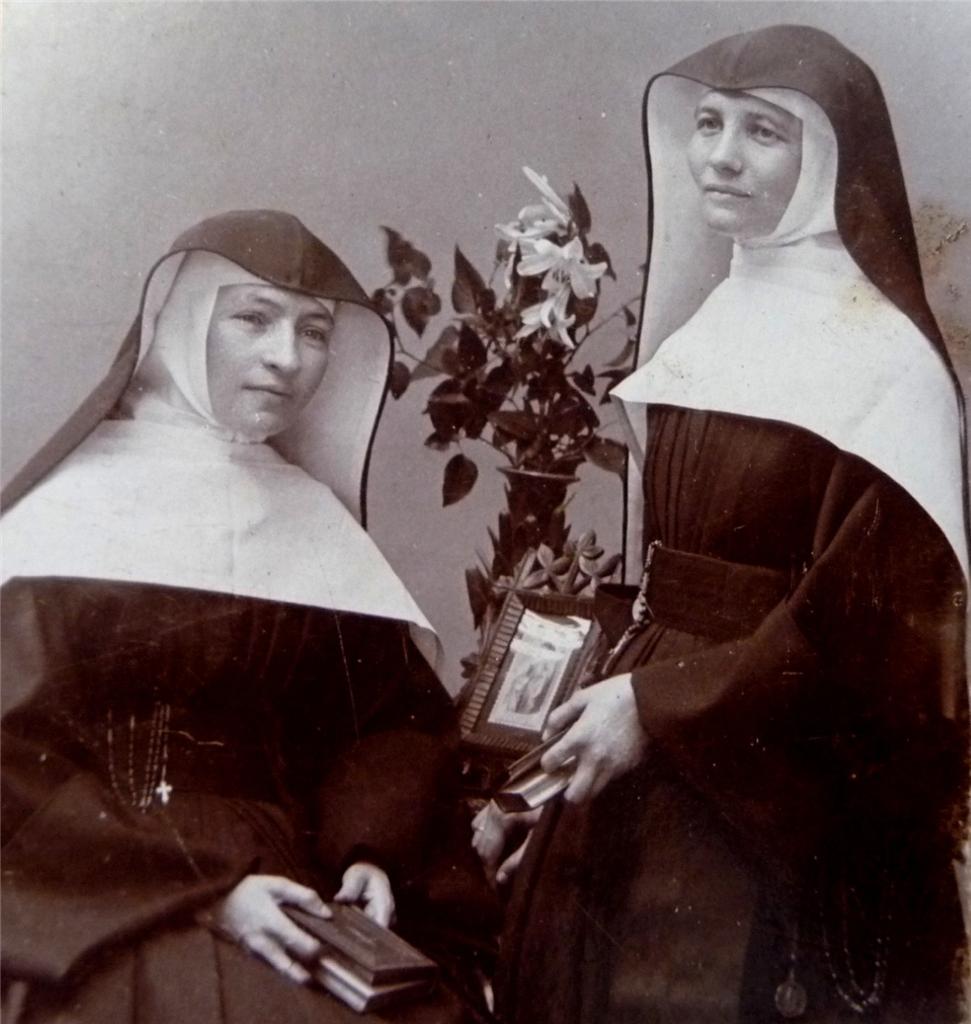 4 Antique NUN Photos~ Notre Dame Sisters ~CDV~ Cabinet ~ Novices ...