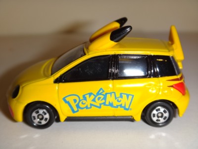 tomica pikachu