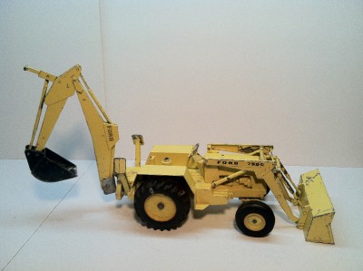 Ford 7500 backhoe toy #10