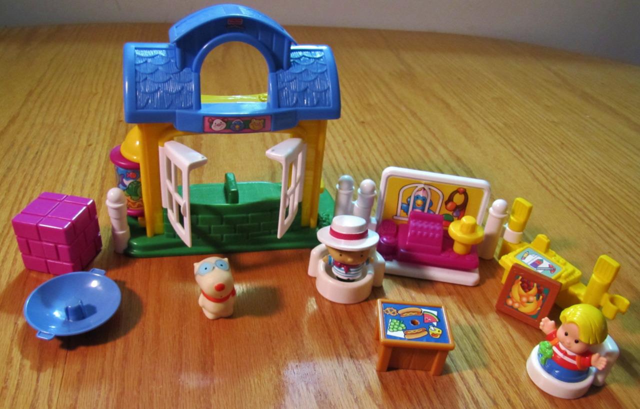 04 Fisher Price Mattel Little People House Store Playset W Figures Ebay 04 Fisher Price Mattel Little People House Store Playset W Figures Ebay