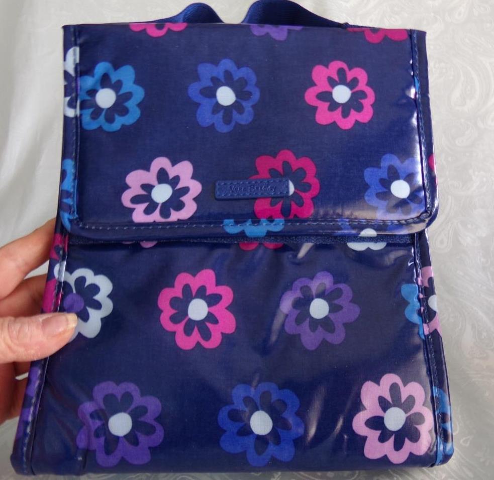 Nuevo con etiquetas Saco de Almuerzo Vera Bradley a elección de patrón, ¡Tu mejor mochila amiga!¡! - Imagen 15 de 15