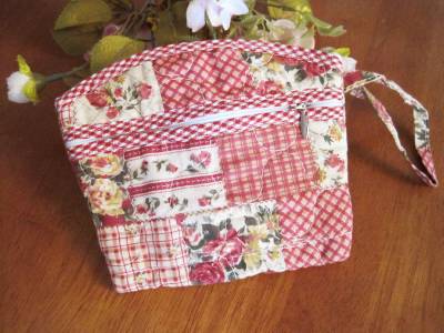 Country Flower Patch Design Pocket Zipper Cotton Quilted