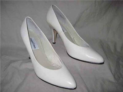 NEWPORT NEWS womens off white ivory classic pumps high heels shoes size ...