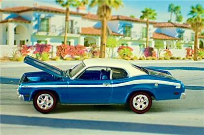 Muscle Car 1971 Plymouth 340 V8 Duster Sport Coupe 1/64 Scale