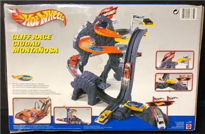 hot wheels cliff race