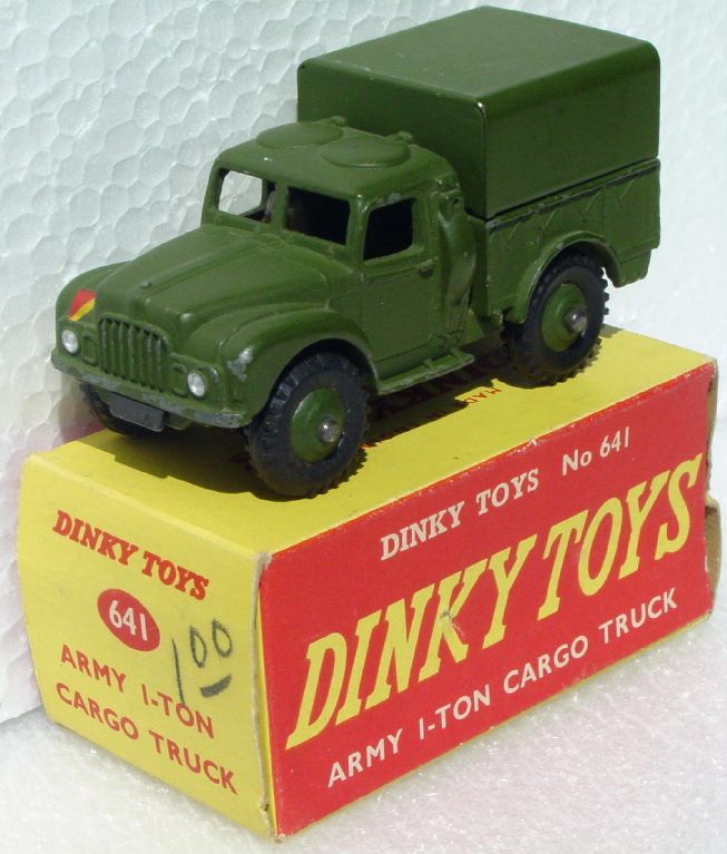 Dinky 641 - Army 1 Ton Truck without  window with driver C9.5 box