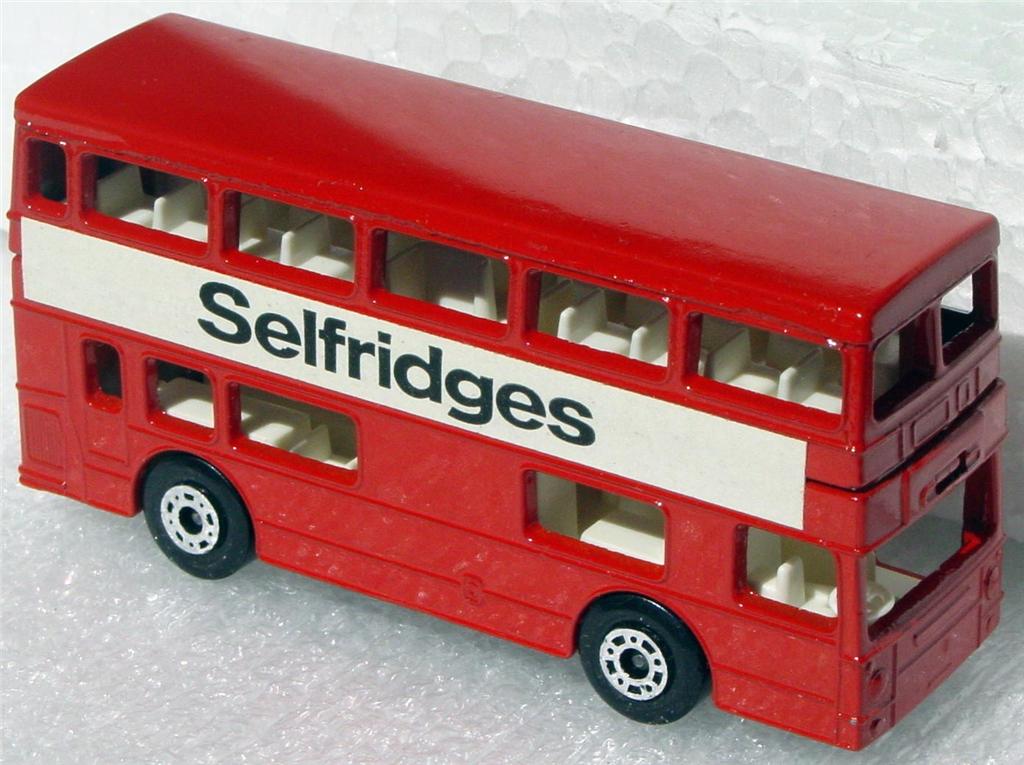 Lesney SuperFast 17 B 32 - London Bus red black base Selfridges 5-spoke