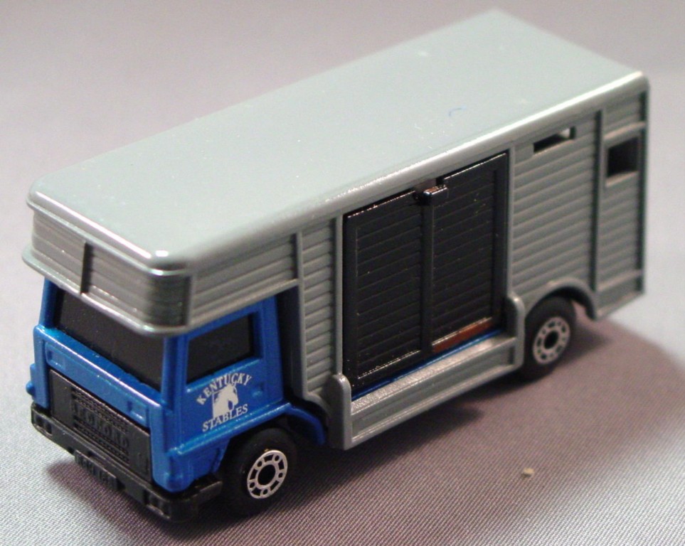Pre-production 40 B - Horse Box Blue Kentucky Stables black door glued rivENG