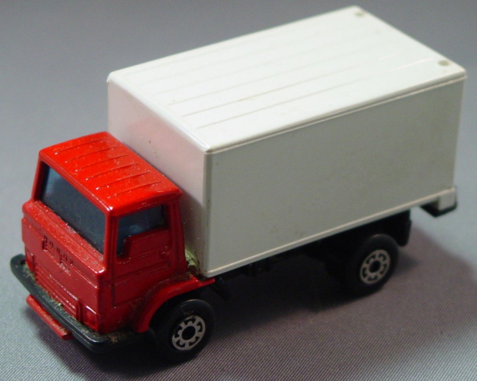 Pre-production 72 E - Dodge Del truck Red and white ENG