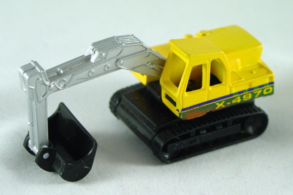 Pre-production 32 D 23 - Excavator Yellow X-4970 sil-grey arm one slight chip rivglueDECALS
