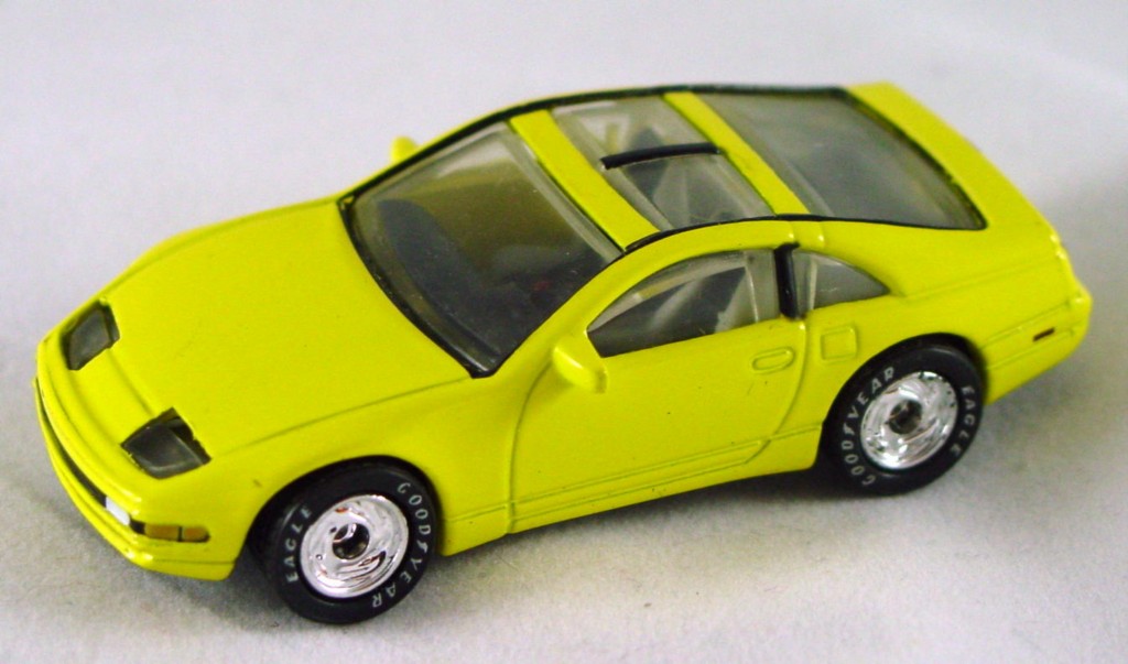 Pre-production 61 E 30 - Nissan 300ZX Yellow no tampo made in China epoxy rivet