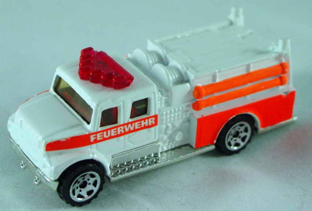 Pre-production 76 D 19 - Fire Pumper White Feuerwehr MBX 50 1 chip made in China DECALS