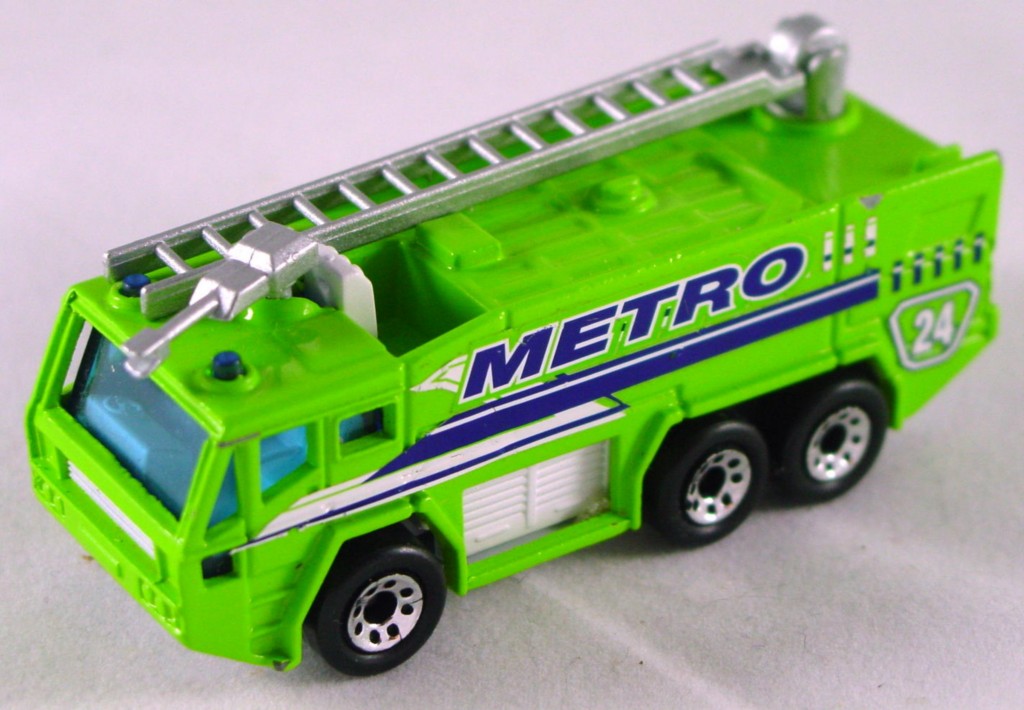Pre-production 08 I 18 - Airport Tender Lime Metro unspread rivet made in China DECALS