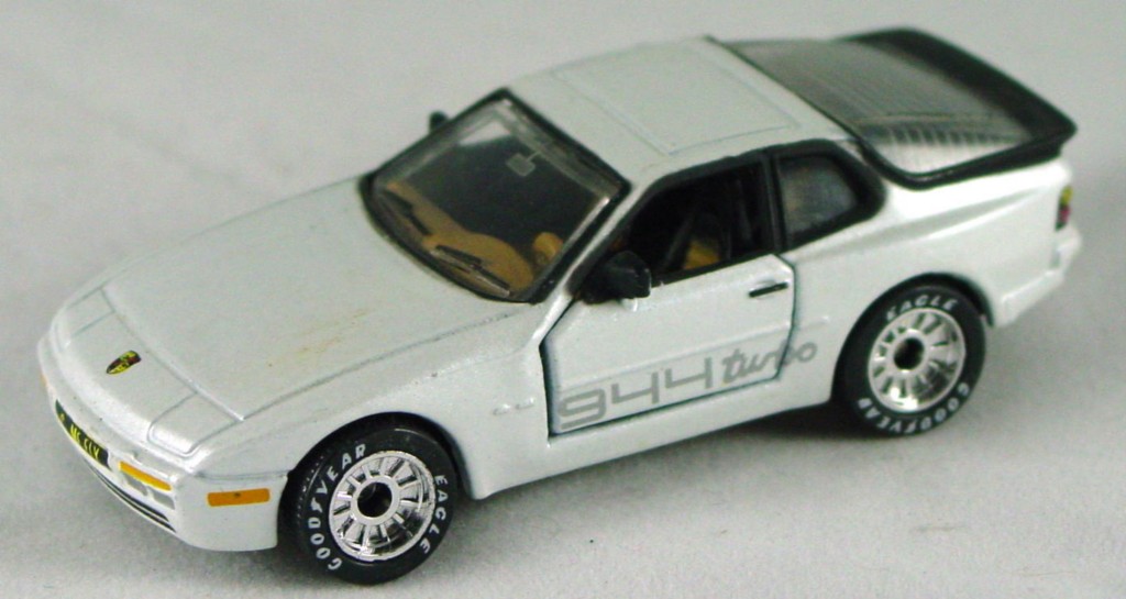 Pre-production 71 G 12 - Porsche 944 Turbo Ir White disc/rubb wheels made in China