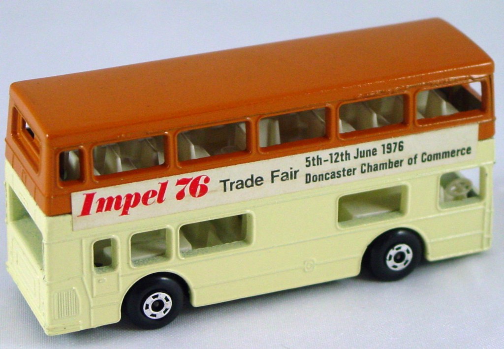 Lesney SuperFast 17 B 30 - Bus Impel 76 Coffee/Cream C9- I 1 loose flap