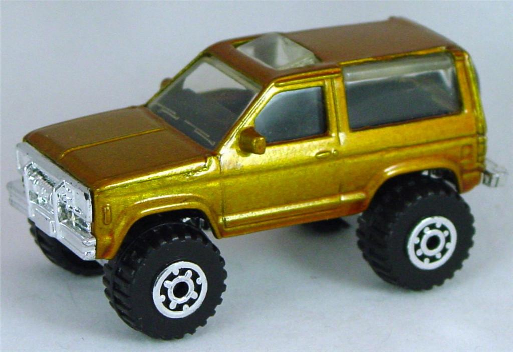 Pre-production 39 E 21 - Ford Bronco II Gold made in China Malt