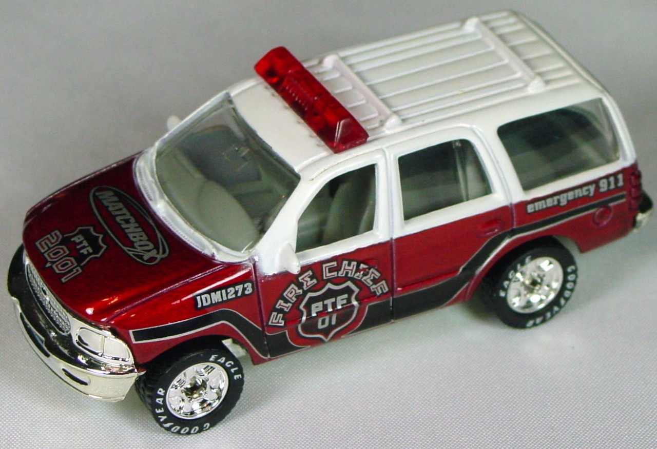 Offshore SuperFast 50 L 2 - Ford Expedition Police White and met Red PTF 2001