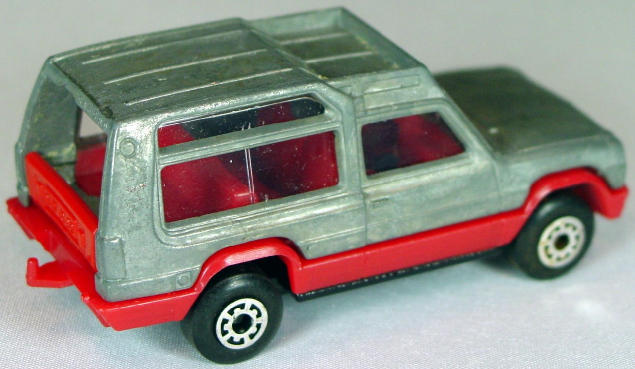 Bulgarian 37 E - Matra Rancho Unpainted red interior black base red gate