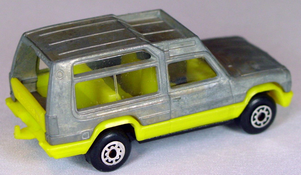 Bulgarian 37 E - Matra Rancho Unpainted yellow interior black base yellow gate