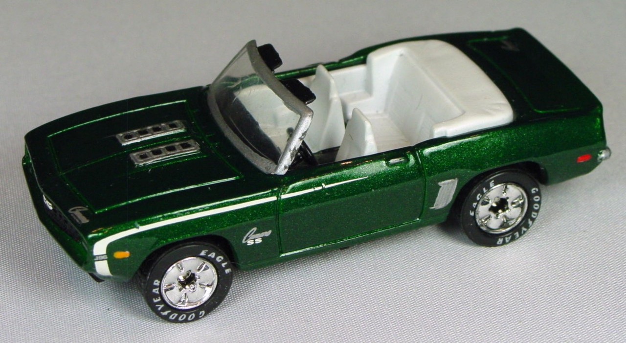 Pre-production 40 H 3 - 69 Camaro SS396 dark Green white and black interior unspread rivet made in China
