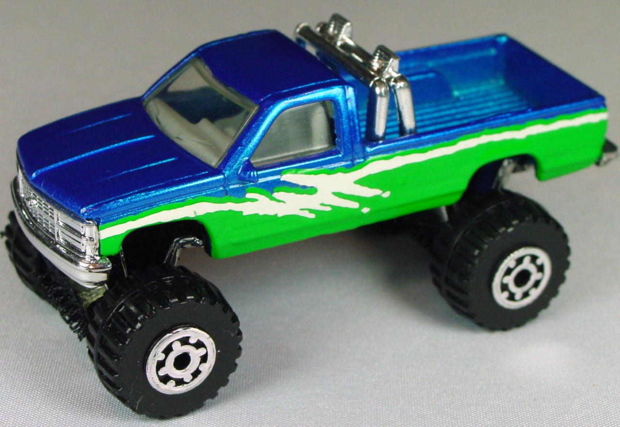 Pre-production 72 O 8 - Chevy K-1500 Pickup met Blue green and white labels made in China