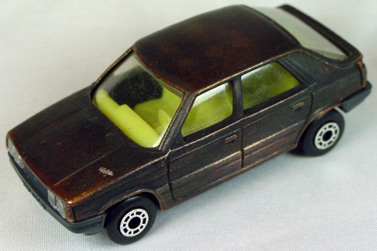 Bulgarian 33 E - Renault 11 Bronze pale yellow interior charcoal base