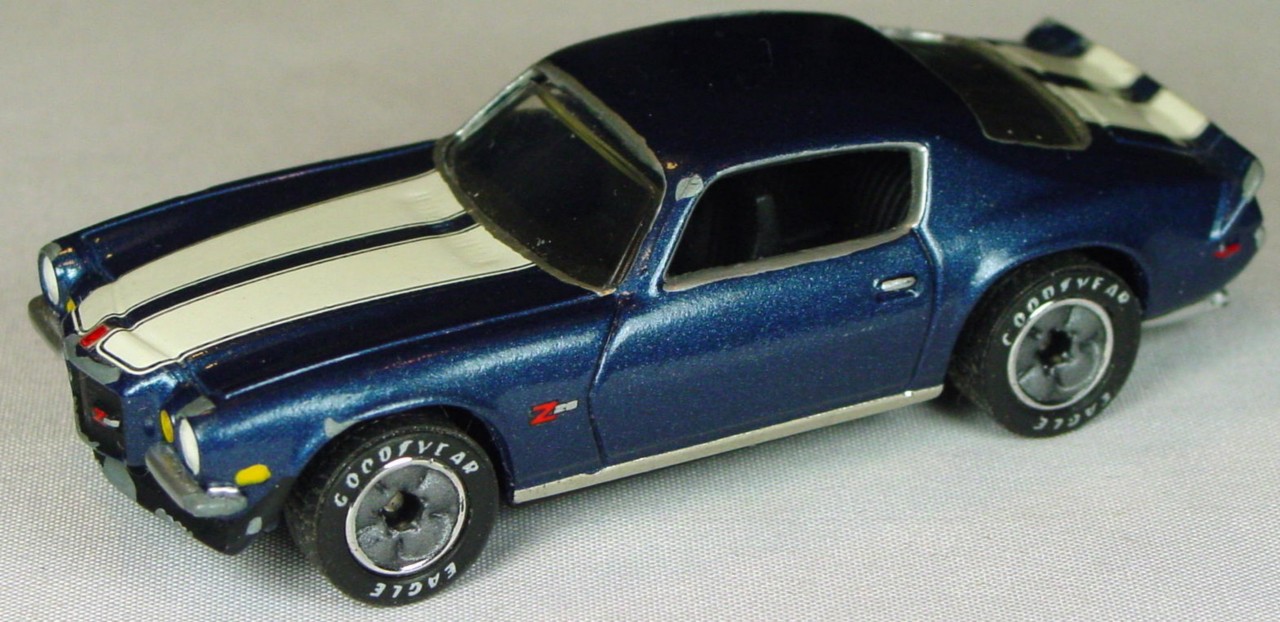 Pre-production 39 I 2 - 1971 Camaro Z-28 met Blue BLK PLAS BAS made in China rivet glue