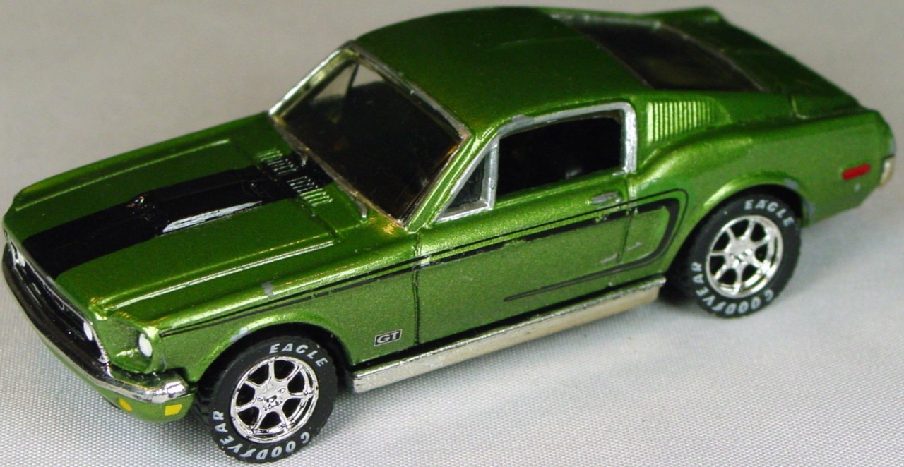 Pre-production 69 H 28 - 68 Cobra lighter met Green black PAINTED band with pinstr made in China