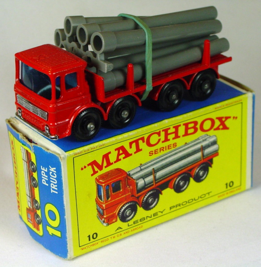 Regular Wheel 10 D 1 - Pipe Truck silver grill Leyland on sprue one slight chip C9- E4 Stannard code 1