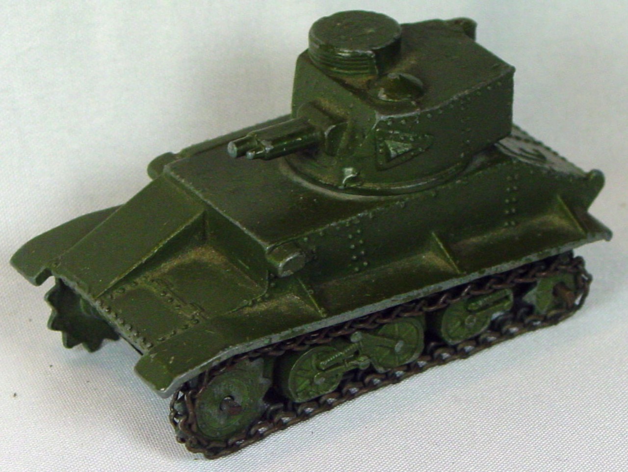 Dinky 152 A - Light Tank -antenna -1 tread