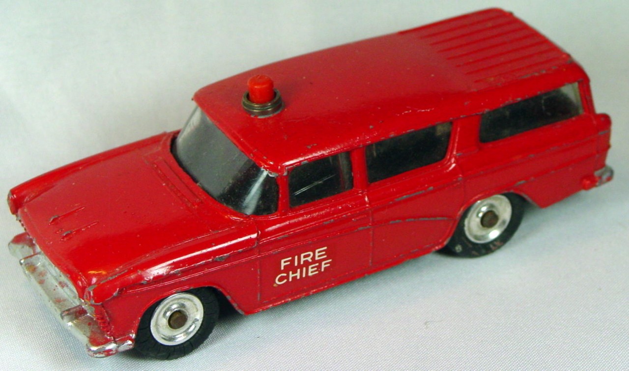 Dinky 257 - Nash Rambler Can. Fire Chiefs Car Red