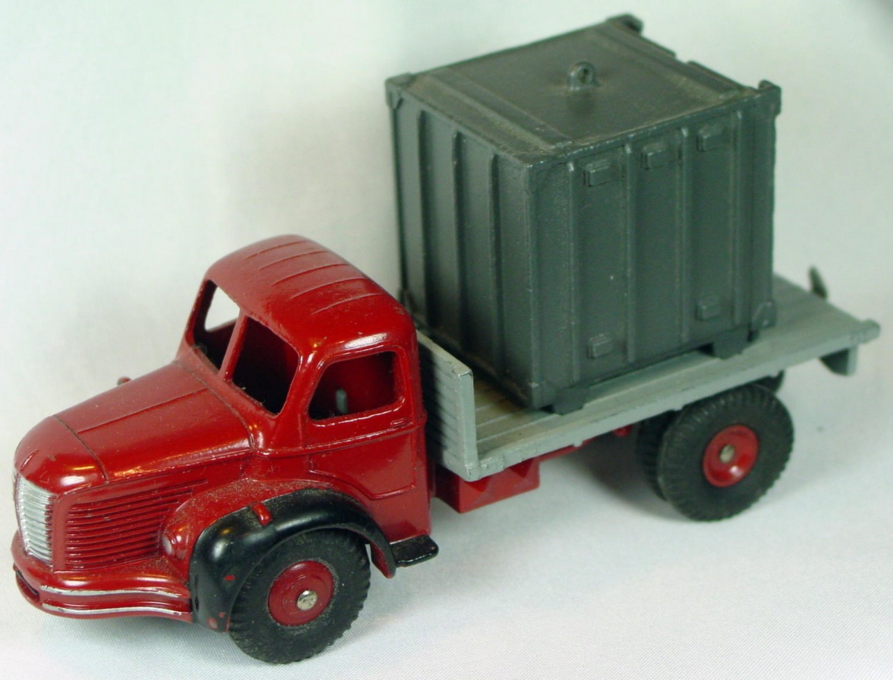 Dinky 34 B - (581) Berliet Container Truck dark Red and grey