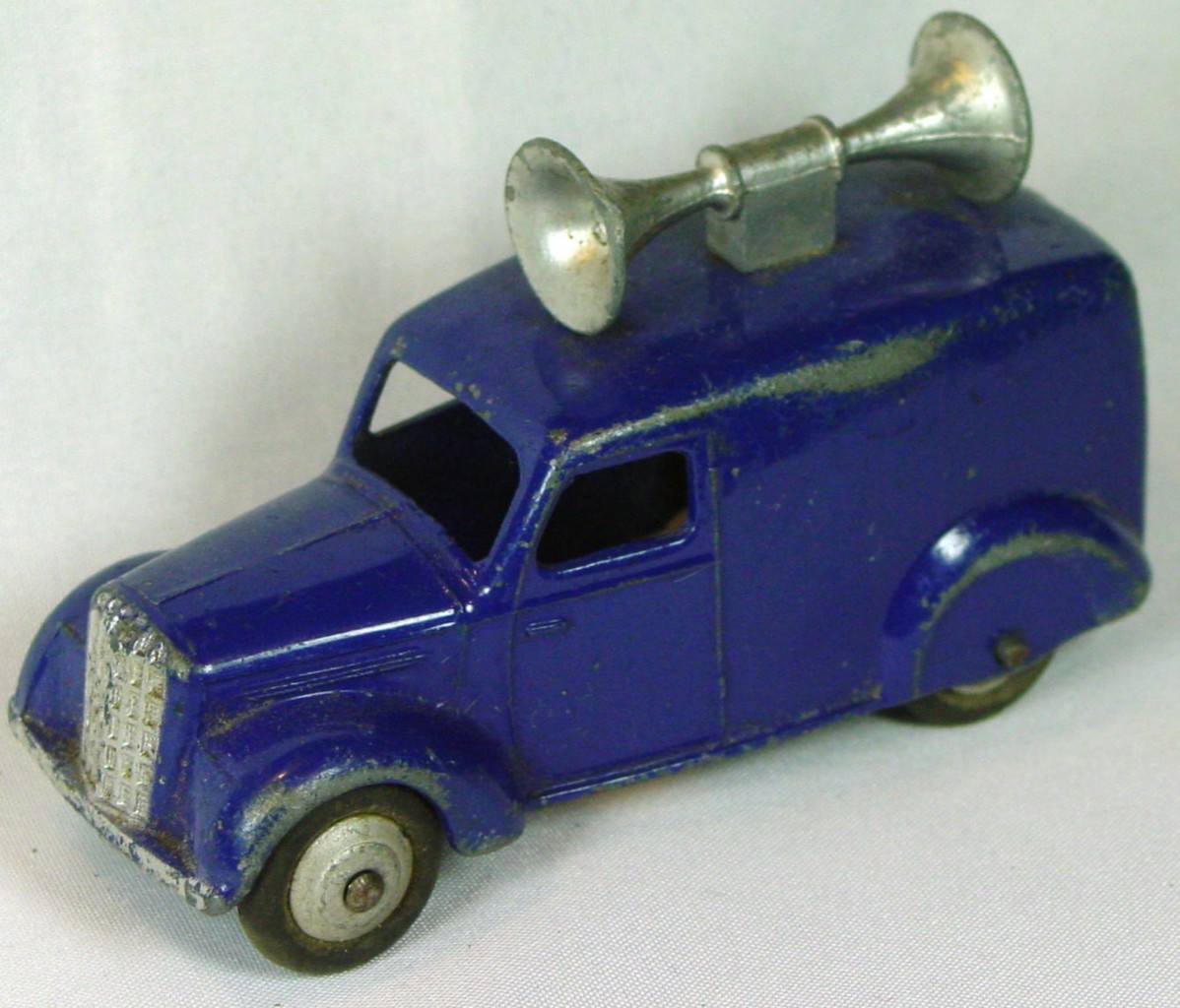 Dinky 34 C - (492) Loudspeaker Van met blue