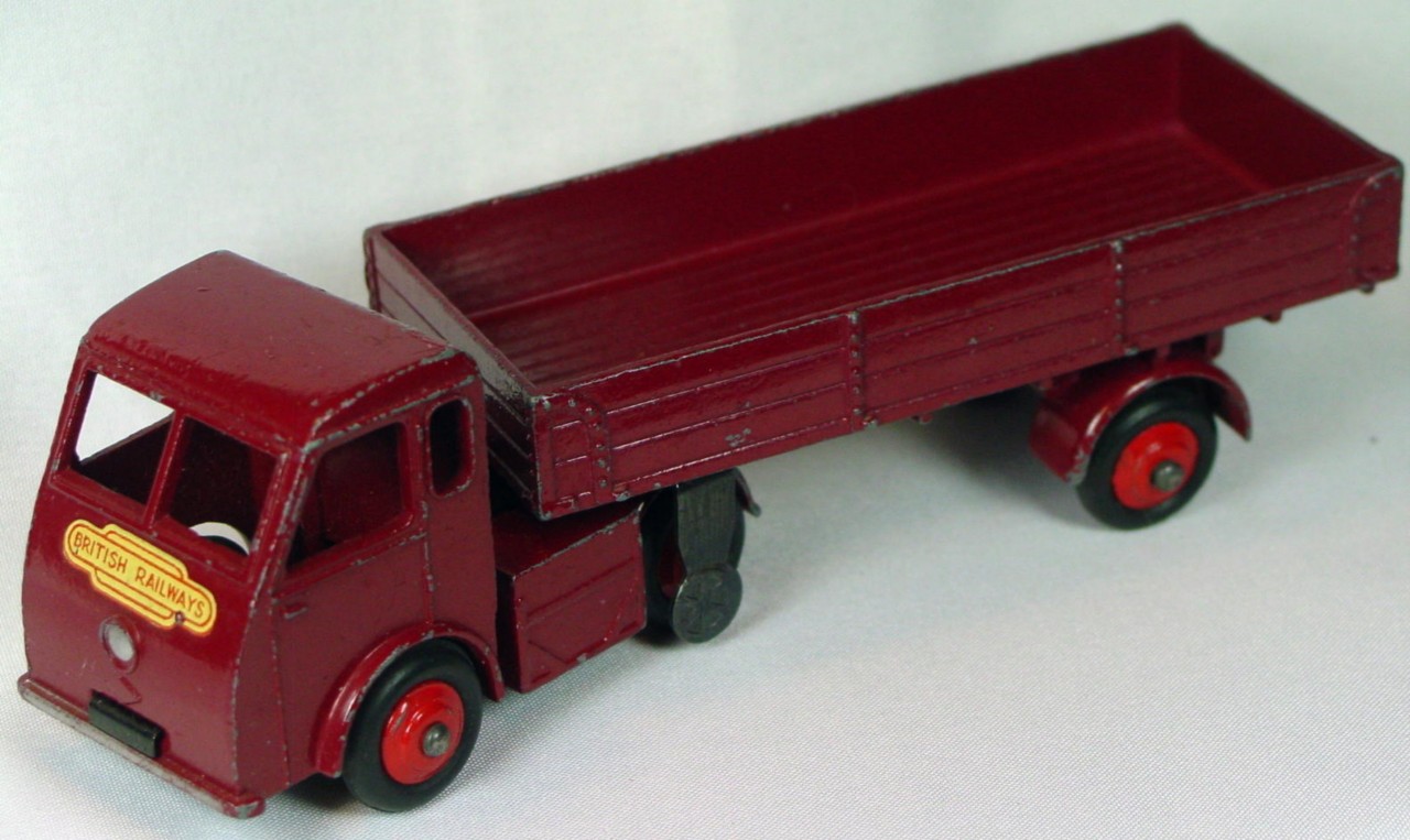 Dinky 421 - Hindle Smart Helics Maroon