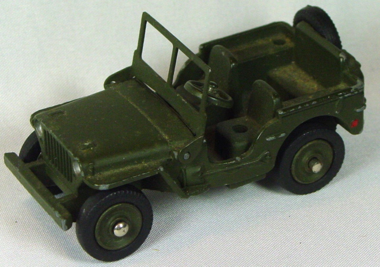 Dinky 80 B - Jeep Hotchkiss-Willys FRANCE -driver