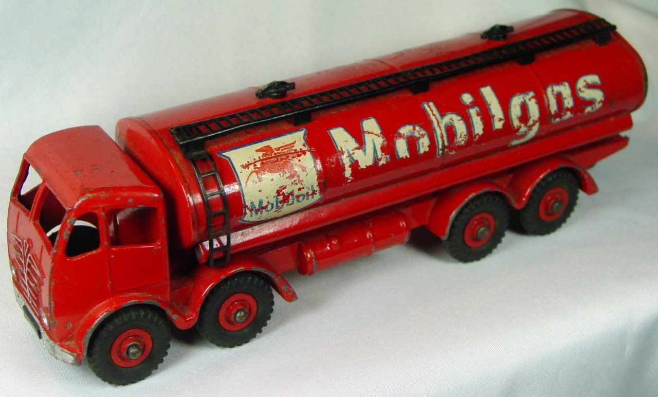 Dinky 941 - Foden Mobilgas Tanker decals 80/60%