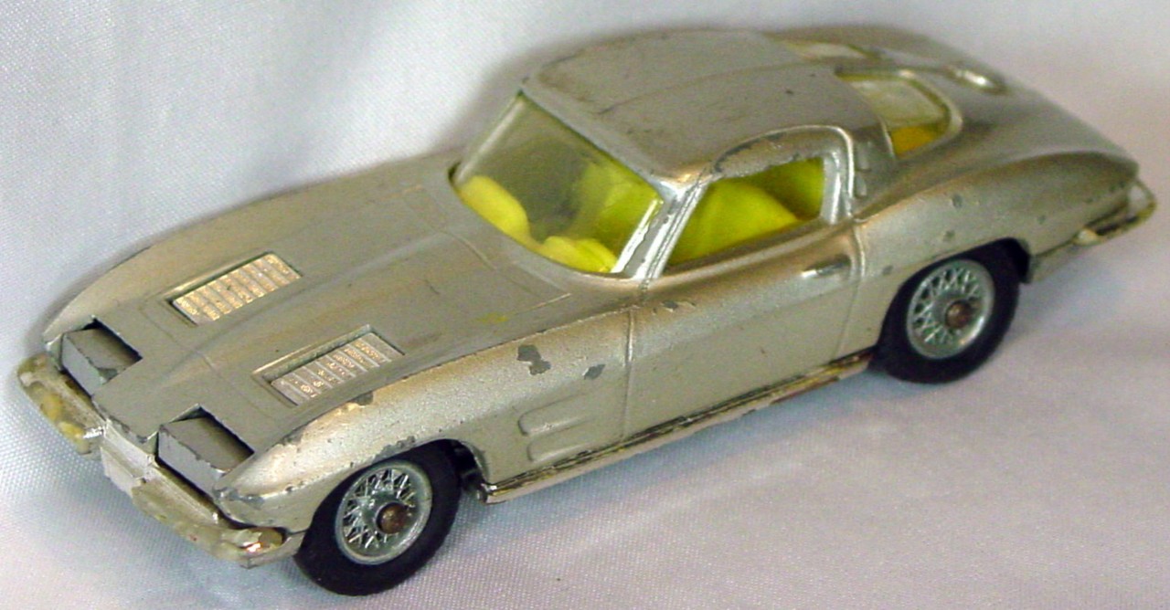 Corgi 310 A 4 - Corvette Stingray Silver yellow interior
