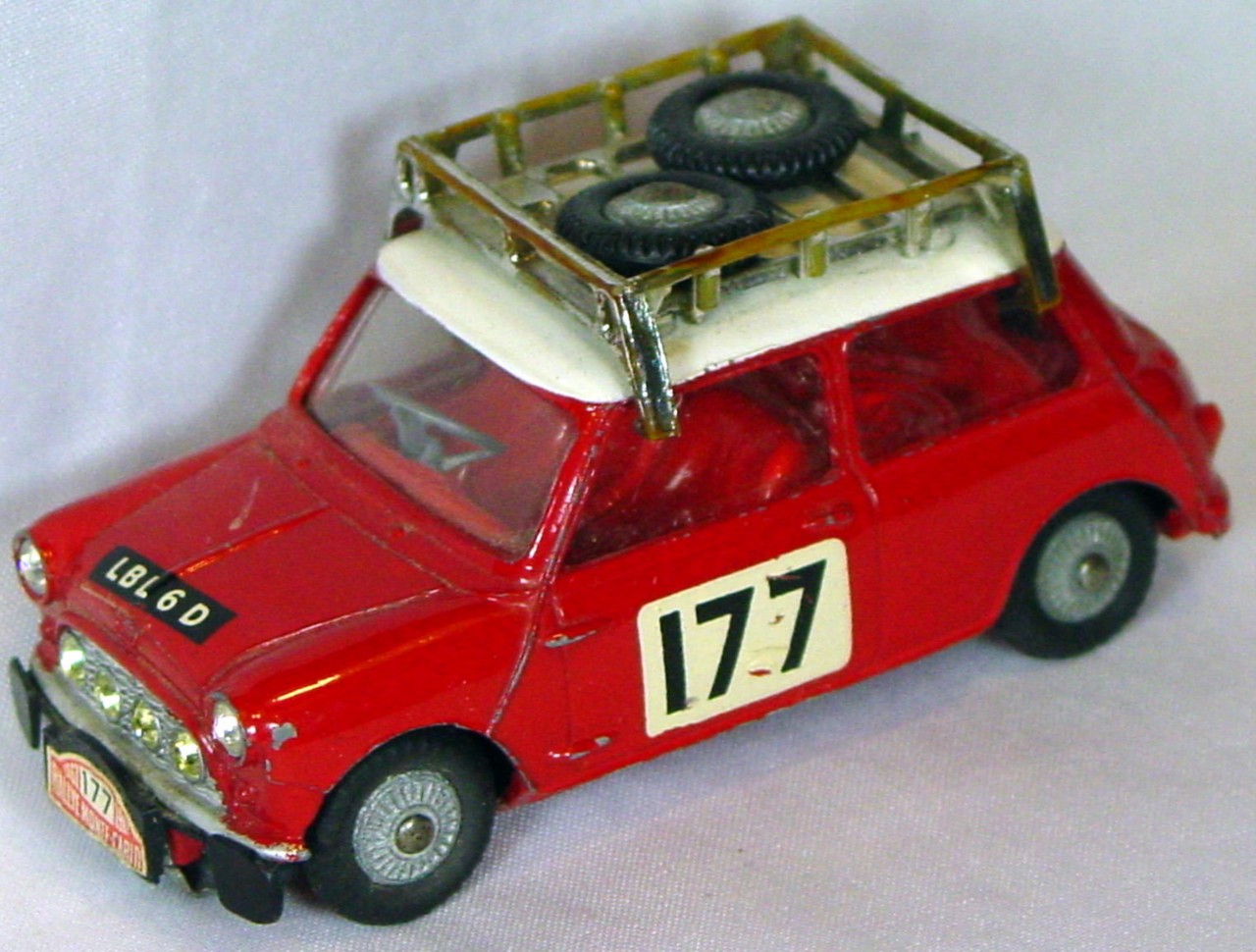 Corgi 339 A - Mini Cooper Monte Carlo Red 177