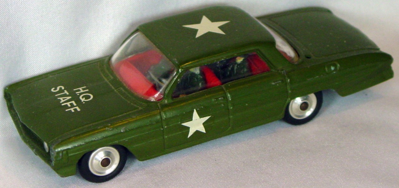 Corgi 358 A - Oldsmobile Army Staff Car -antenna