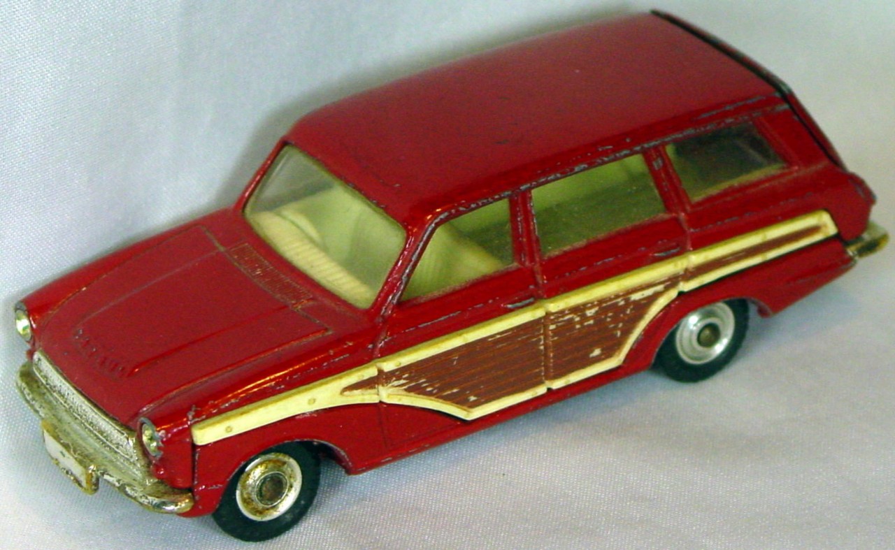 Corgi 491 A - Ford Cortina Estate Woody Maroon -r window