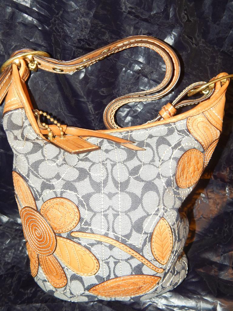 COACH フラワープリント ボディバッグ COACH 11781 Bleecker Floral Appliqué Crossbody Hobo Denim Jacquard