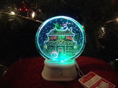 Hallmark 2011~Dancing Lights Ho Ho Ho Snow Globe~ Holiday House Light Show